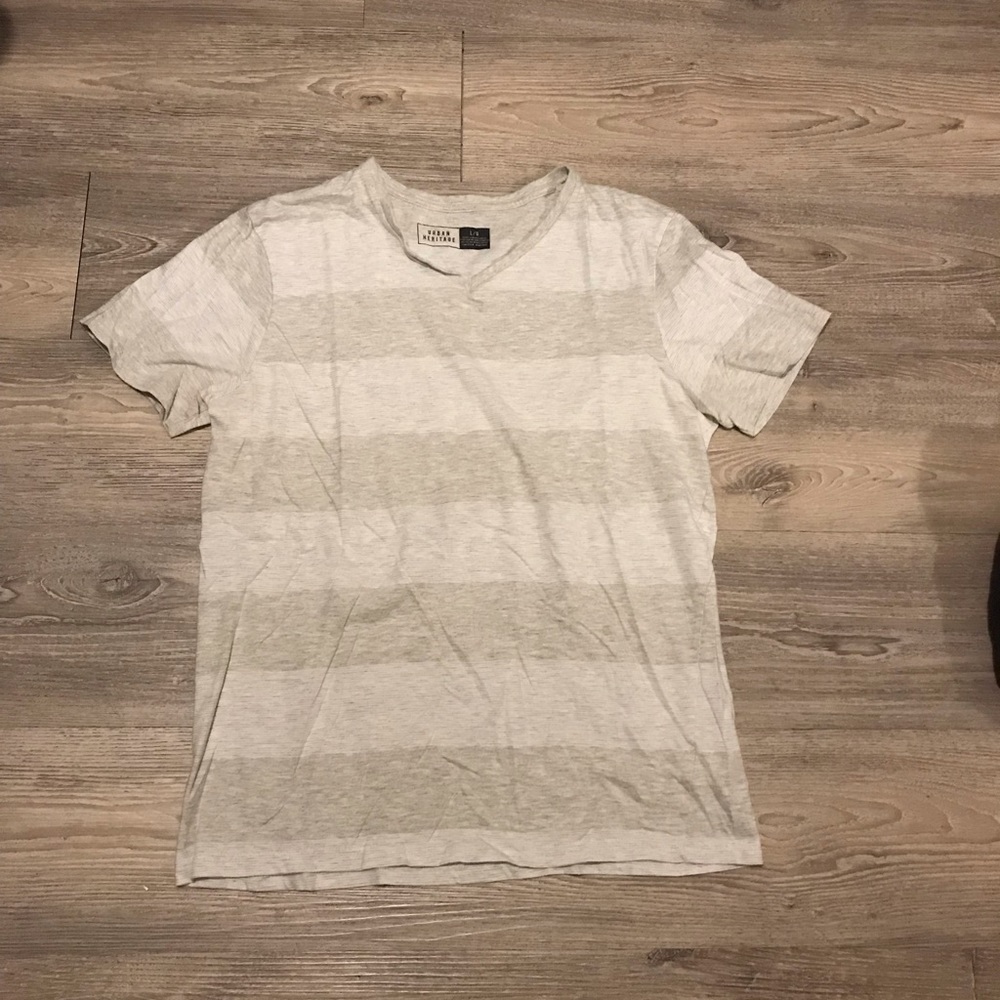 🎉3 for $20🎉 URBAN Heritage Shirt - Picture 1 of 3